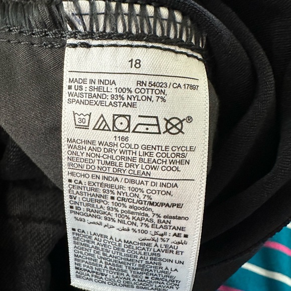 Old Navy Maternity Jeans - Picture 2 of 4